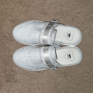 Gray Rocket Dog Clogs